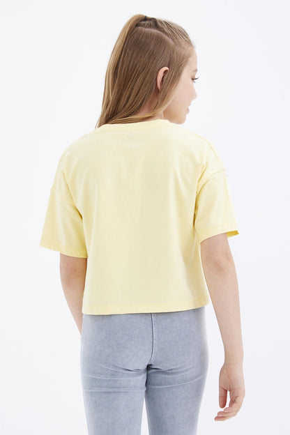 Yellow Print Letter O Collar Oversize Drop Shoulder Girl Crop T-Shirt - 75036