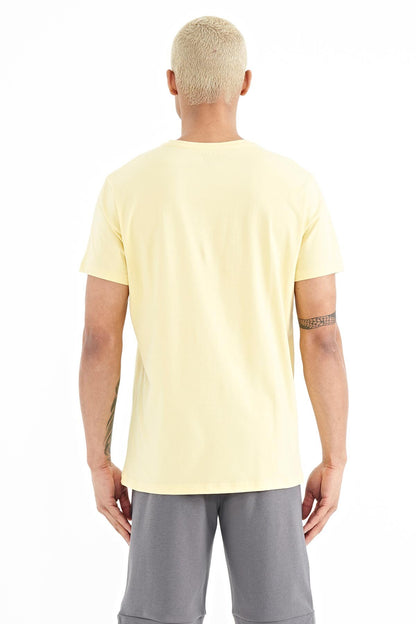 Liam Yellow Standard Fit Men's T-Shirt - 88207