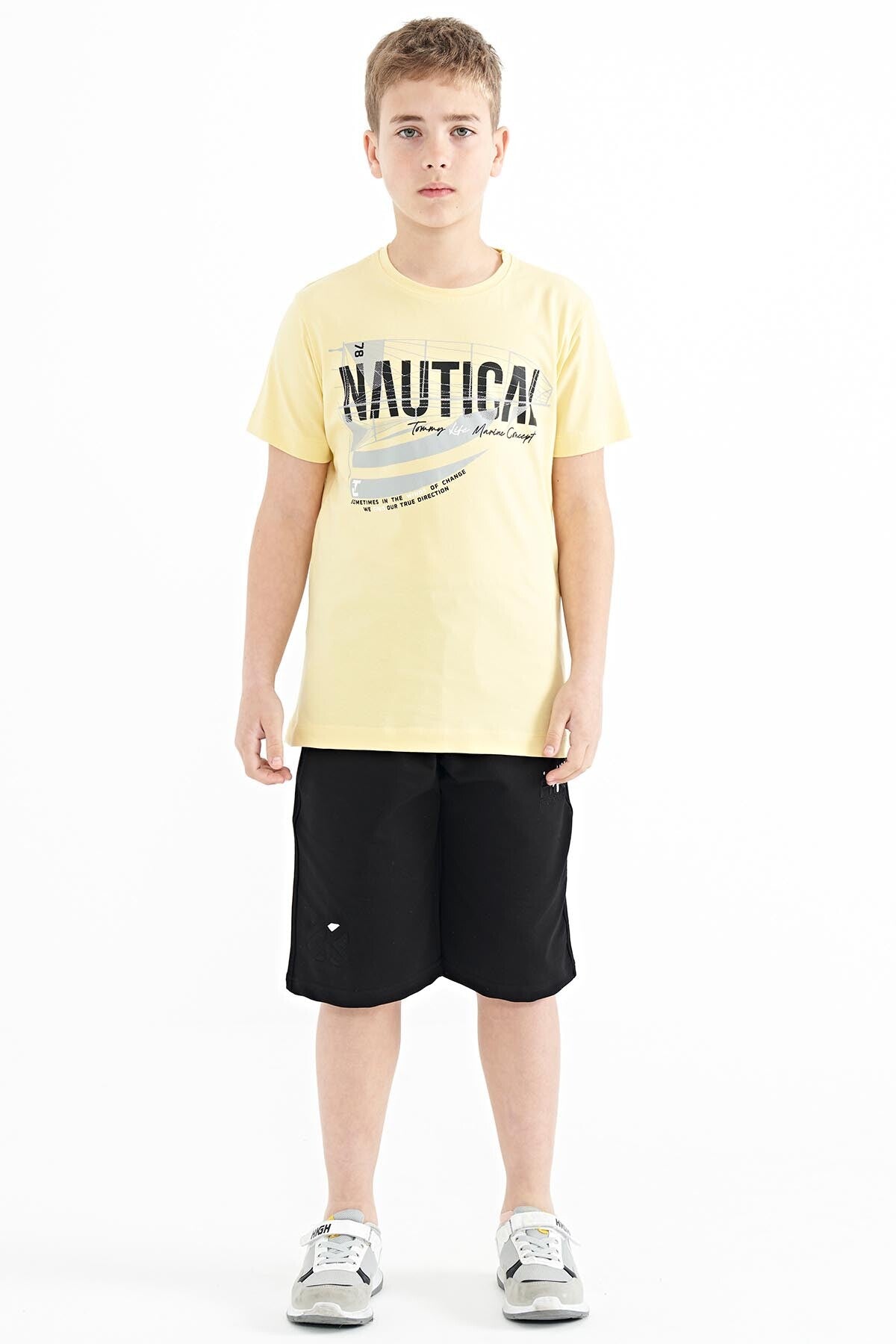 Yellow Print O Collar Standard Cut Boys' T-Shirt - 11100