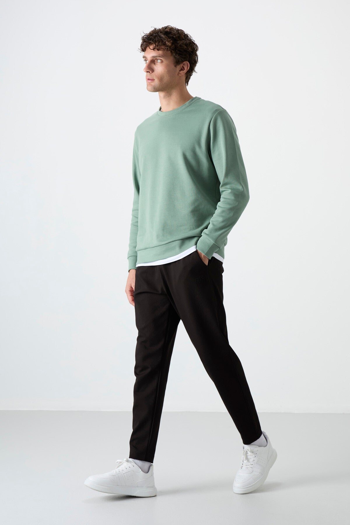 Barnes Black Men's Tracksuit Bottom - 84951