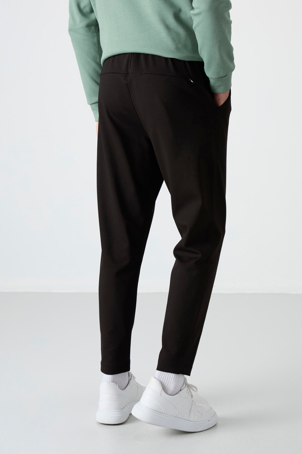 Barnes Black Men's Tracksuit Bottom - 84951