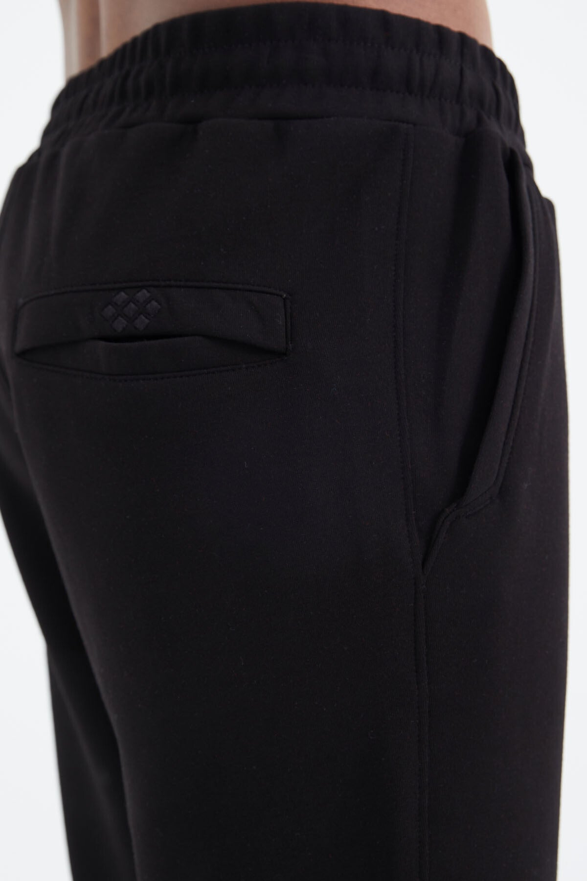 Black Laced Front Stitch Detailed Standard Fit Men's Tracksuit Bottom - 84994