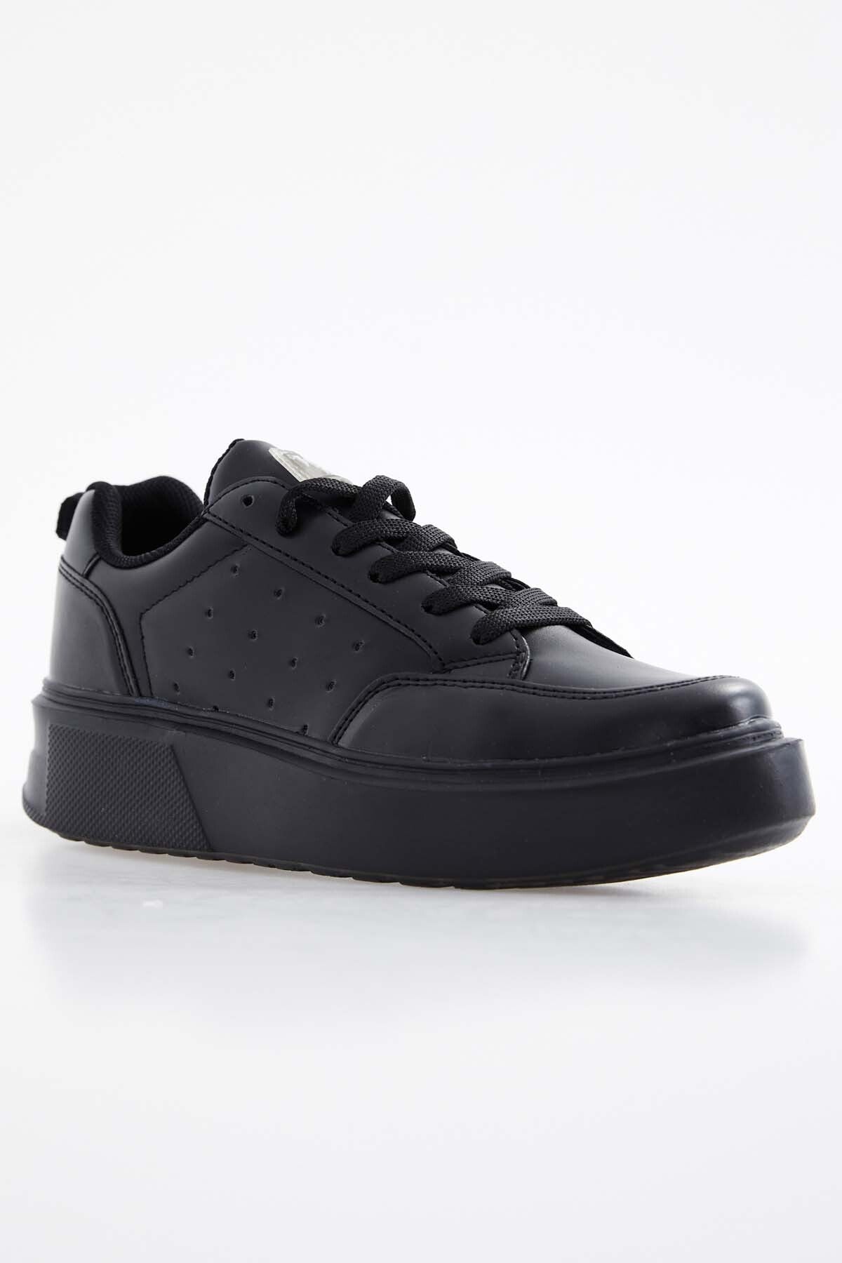 Black Laced Relax Fit Women's Sports Shoes - 89105