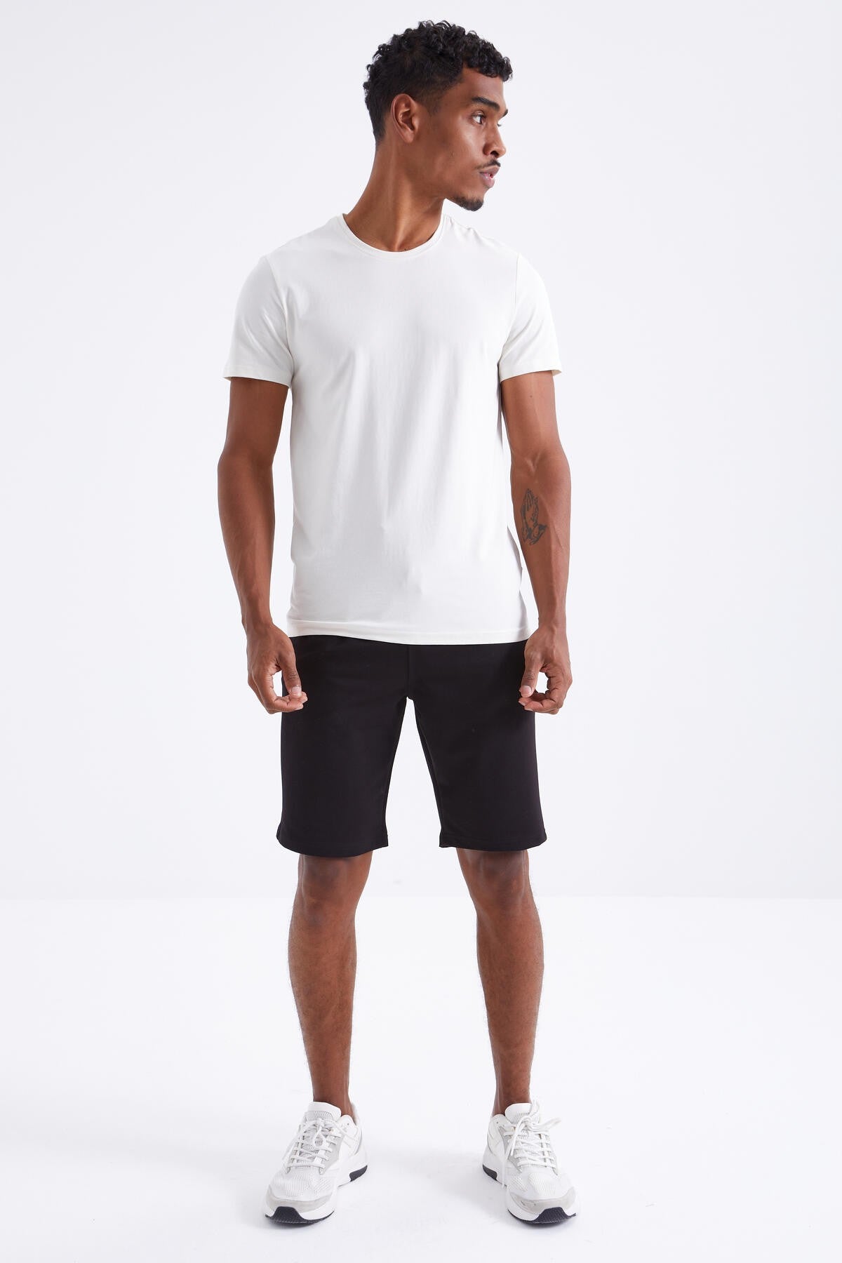 Black Laced Standard Cut Basic Men's Shorts - 81212