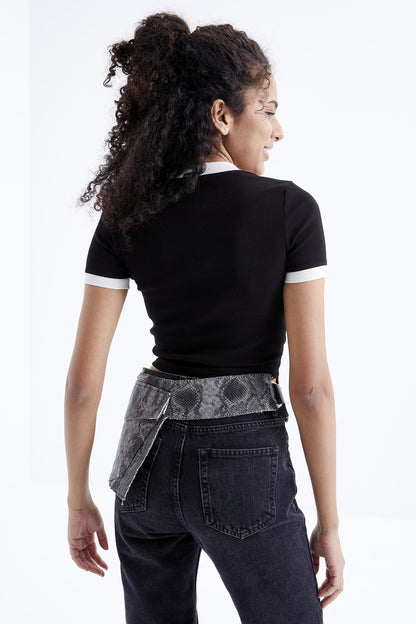 Black Basic Round Neck Detailed O Collar Women's Crop Top T-Shirt - 97200