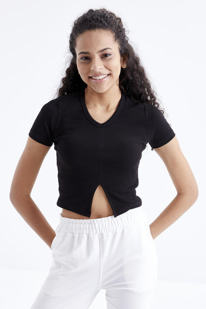 Black Basic Front Slit V Neck Women's Crop Top T-Shirt - 97206