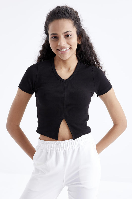 Black Basic Front Slit V Neck Women's Crop Top T-Shirt - 97206