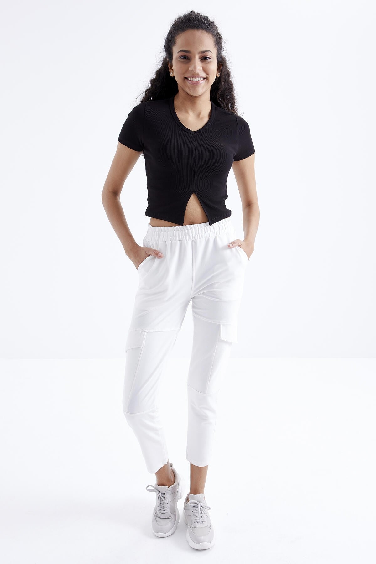 Black Basic Front Slit V Neck Women's Crop Top T-Shirt - 97206