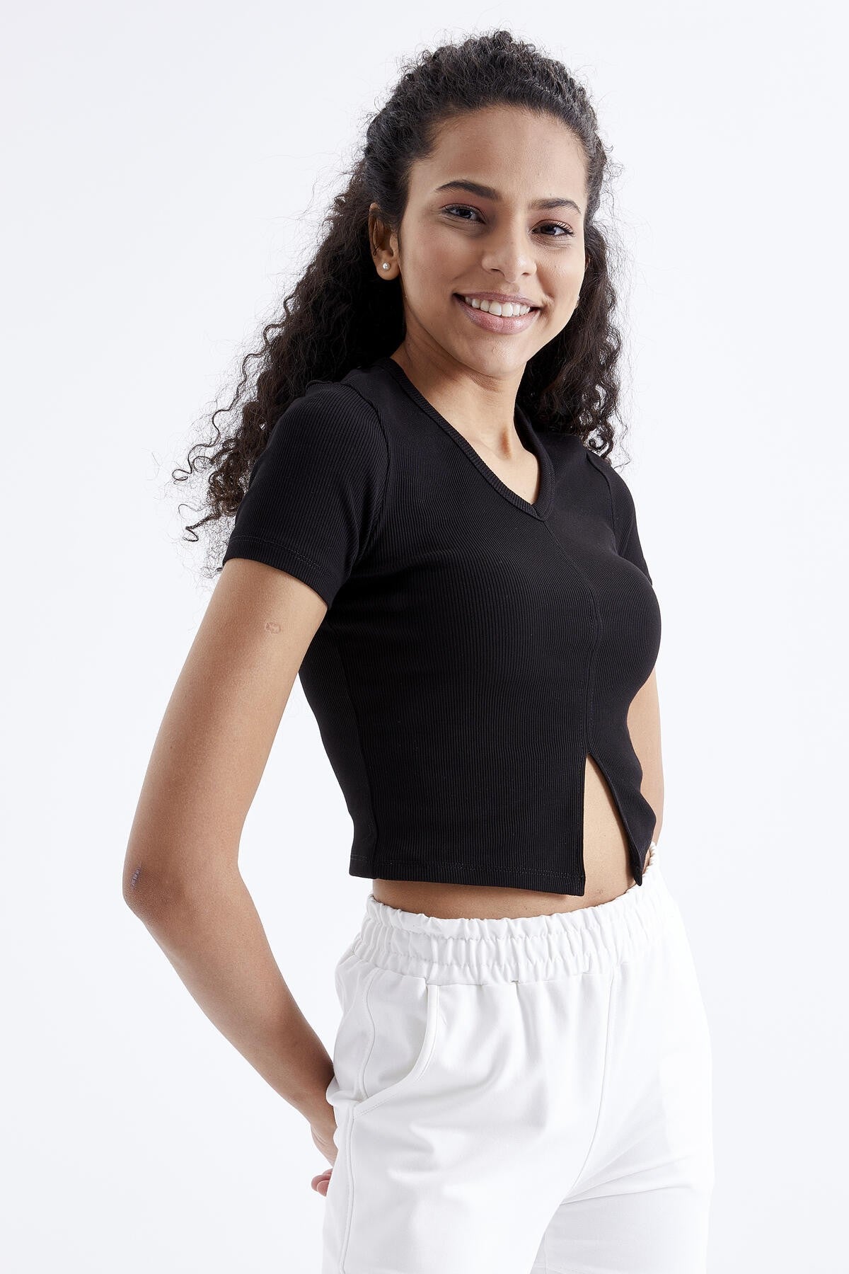 Black Basic Front Slit V Neck Women's Crop Top T-Shirt - 97206