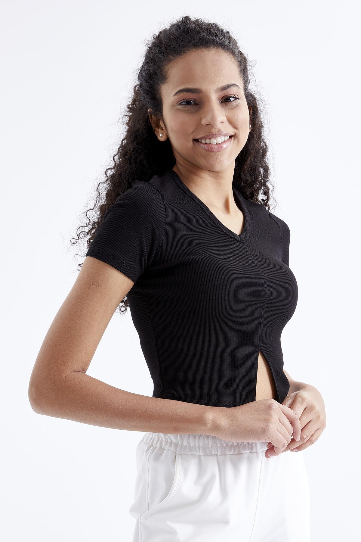 Black Basic Front Slit V Neck Women's Crop Top T-Shirt - 97206