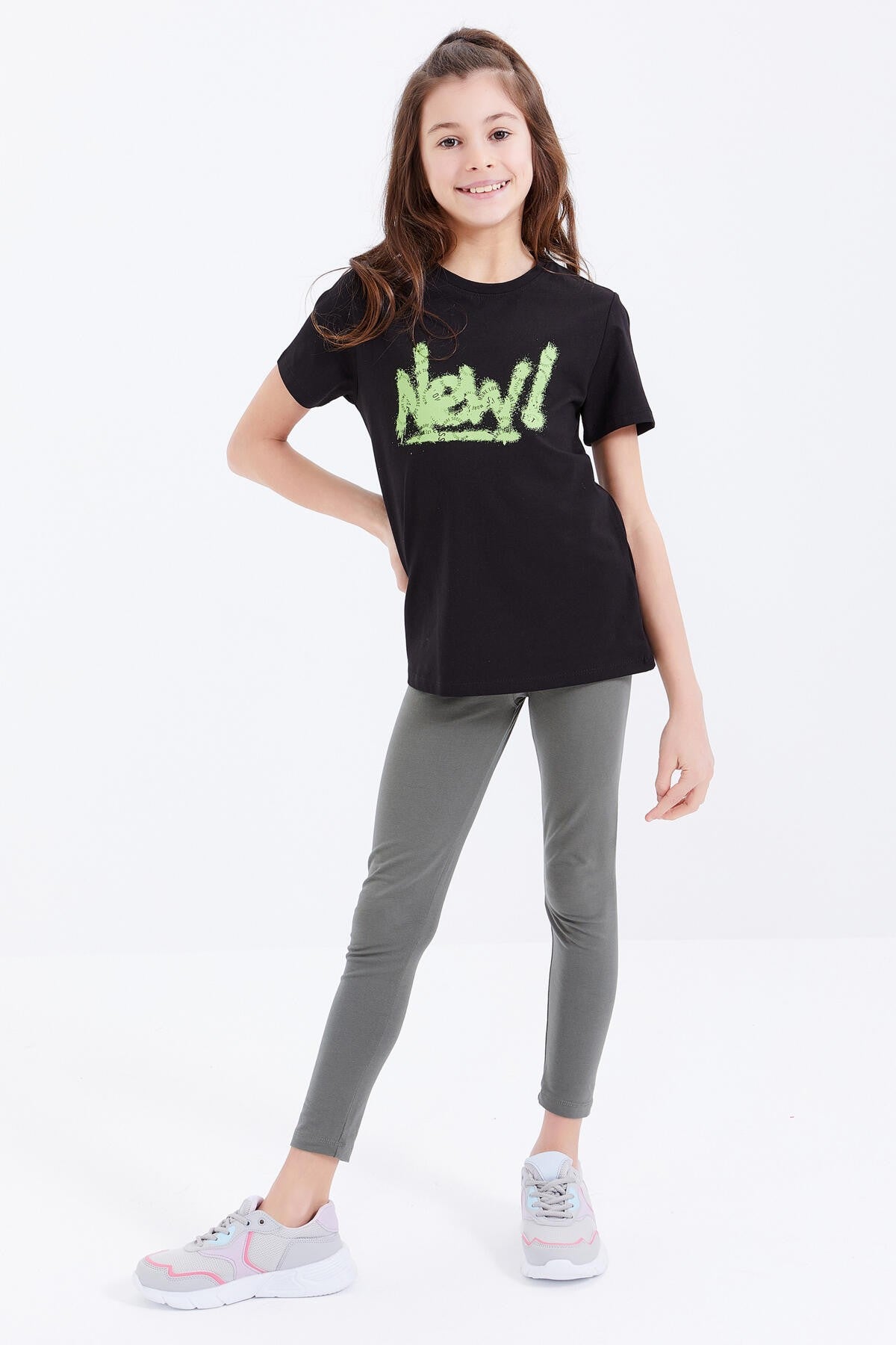 Black Basic Print O Neck Comfort Fit Girls' T-Shirt - 75041
