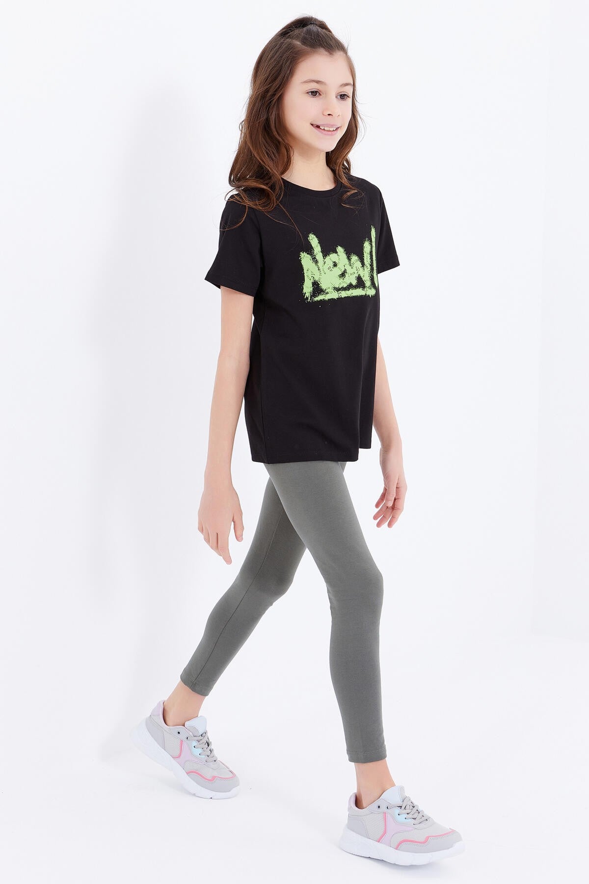 Black Basic Print O Neck Comfort Fit Girls' T-Shirt - 75041