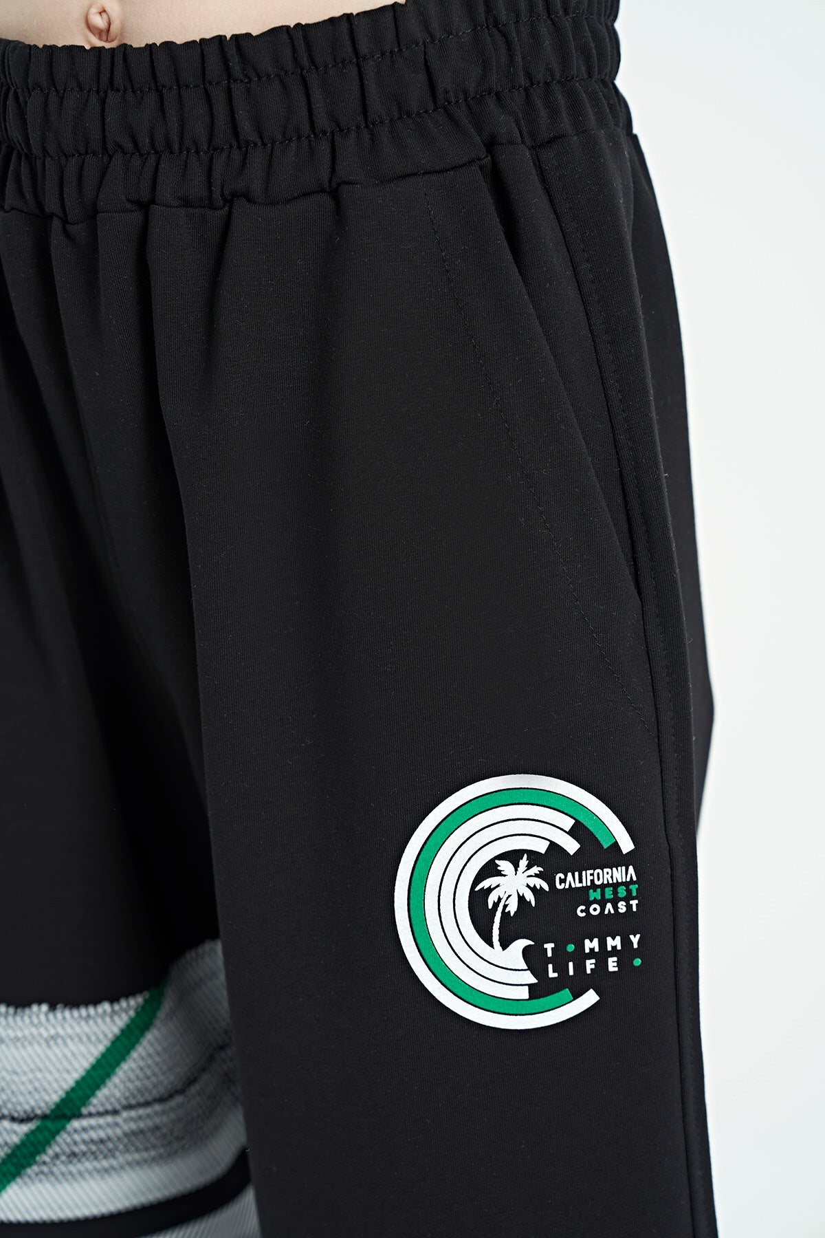 Black Print Detailed Laced Standard Cut Boys Shorts - 11125