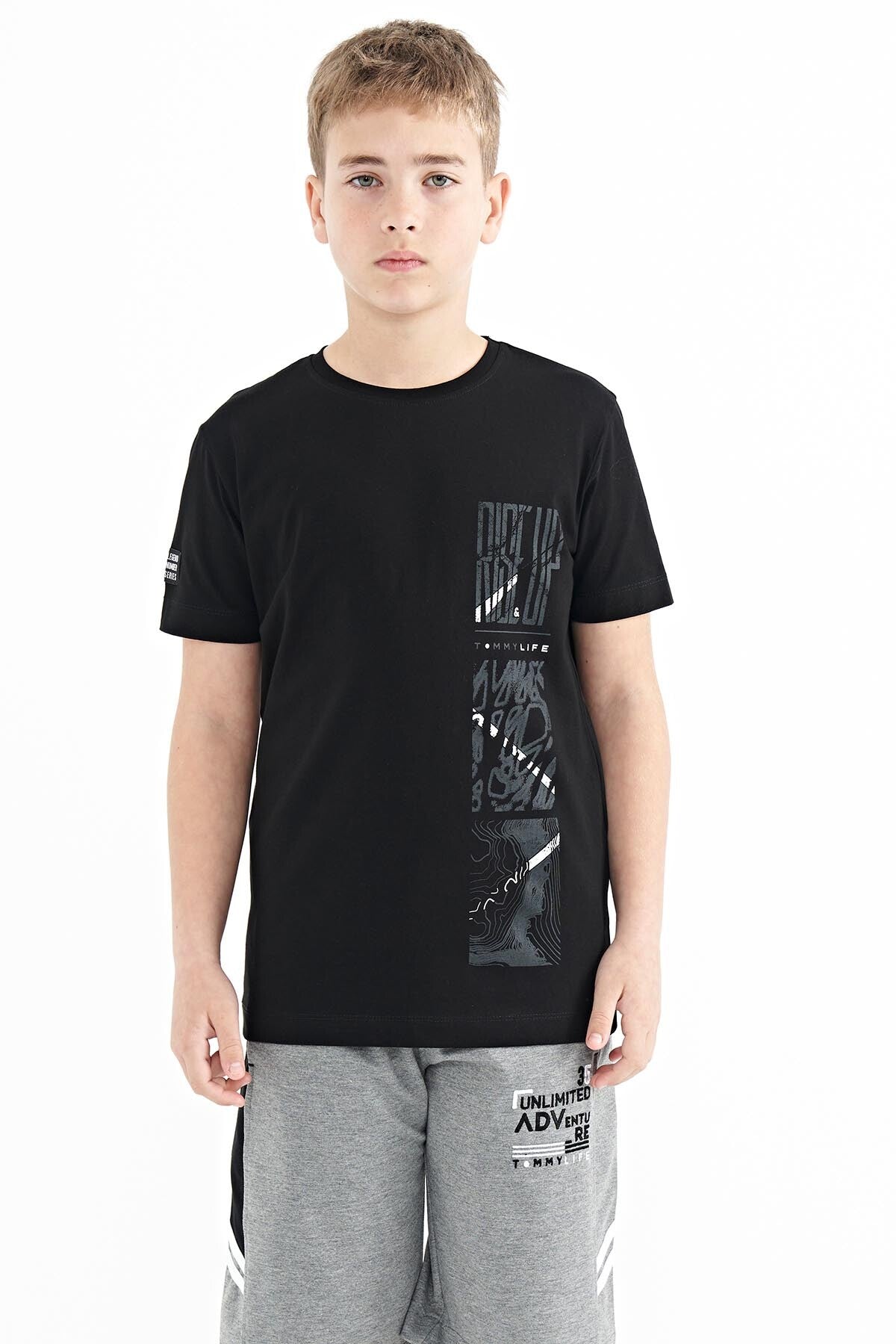 Black Print Detailed O Collar Standard Fit Boys T-Shirt - 11104