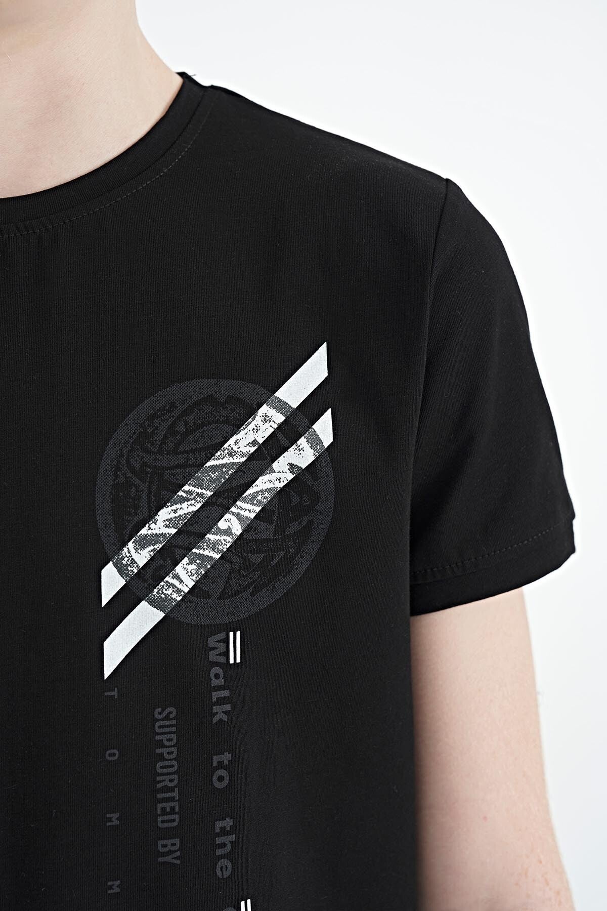 Black Print Detailed O Collar Standard Fit Boys' T-Shirt - 11131