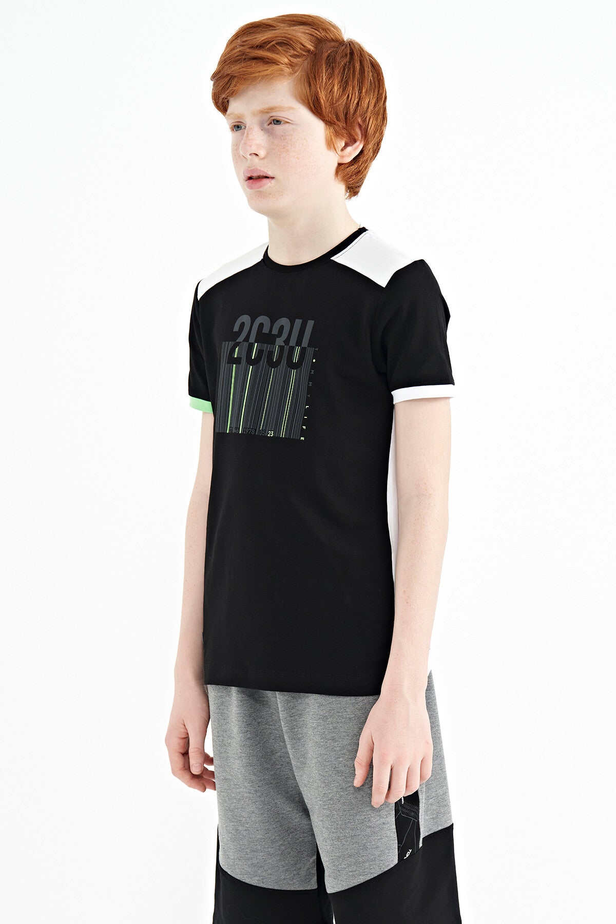 Black Print Detailed O Collar Standard Fit Boys T-Shirt - 11157