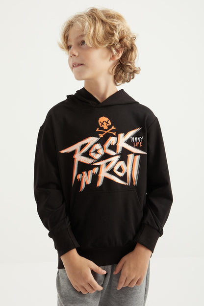 Black Print Kangaroo Pocket Hooded Standard Fit Boys' Sweatshirt - 11002