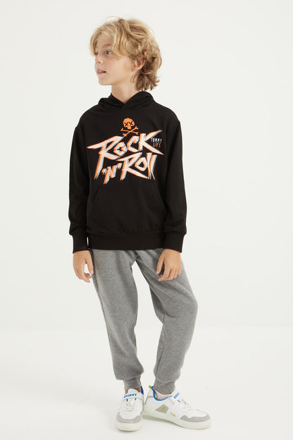 Black Print Kangaroo Pocket Hooded Standard Fit Boys' Sweatshirt - 11002