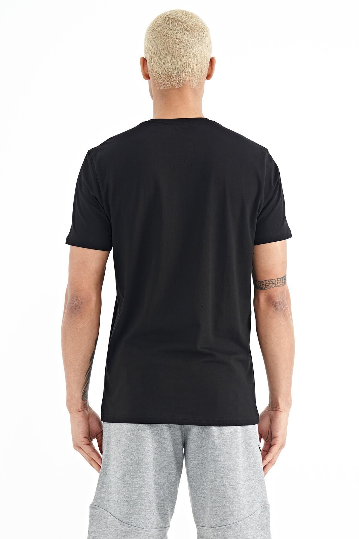 Donald Black Standard Fit Men's T-Shirt - 88217