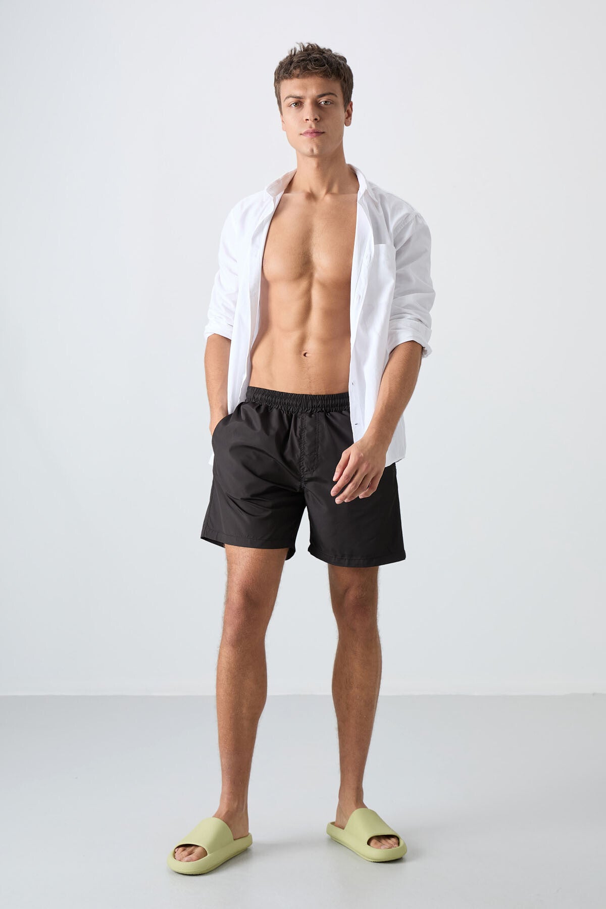 Black Quick-Drying Standard Fit Men's Swim Shorts - 81237
