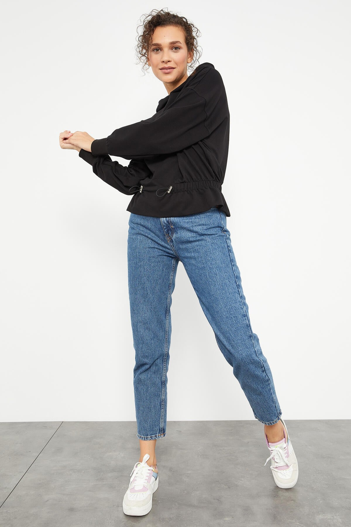 Black Belted Pleated Hooded Women's Oversize Sweatshirt - 97159
