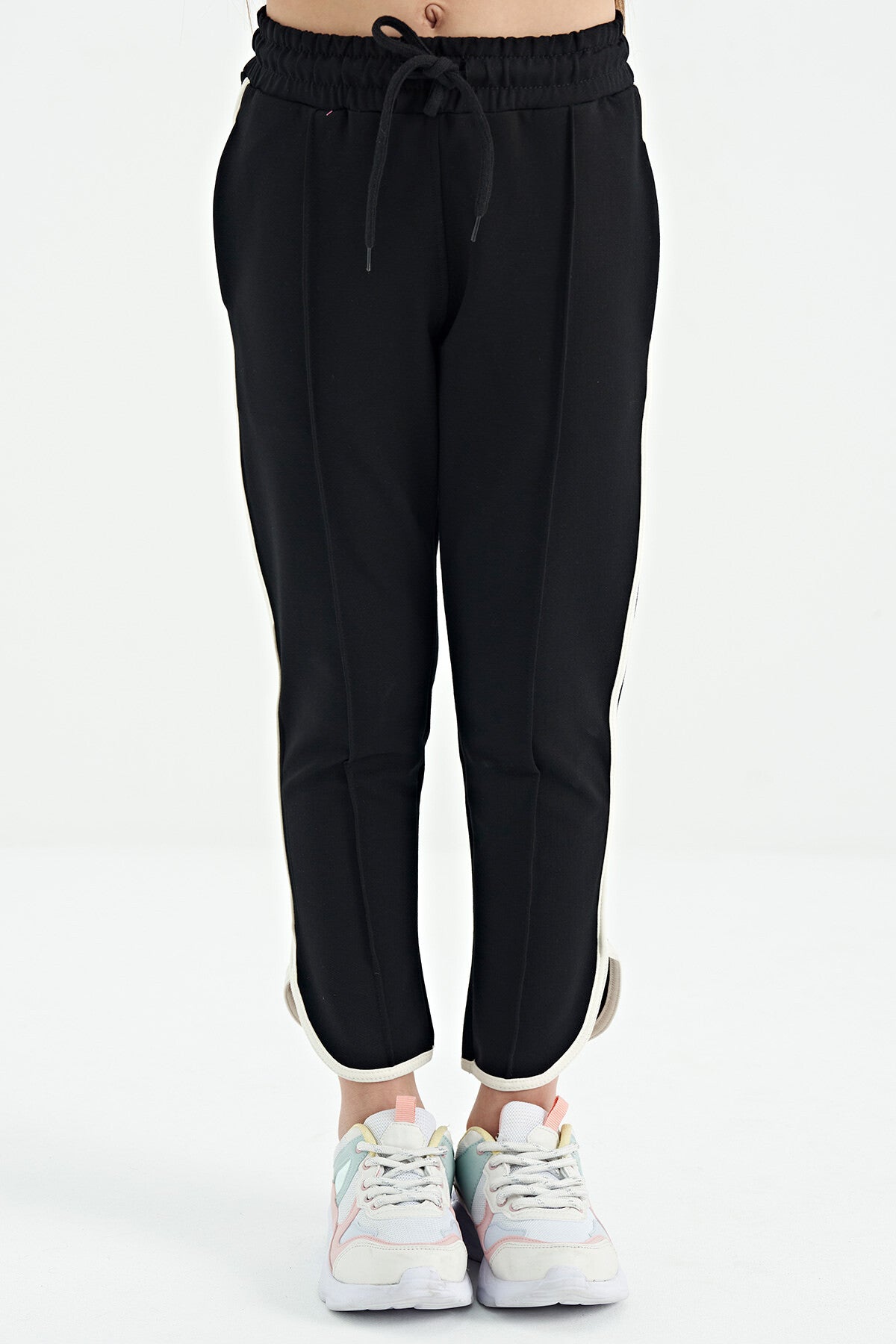 Black Biye Detailed Laced Front Panel Wide-Legged Girls' Tracksuit Bottom - 75124