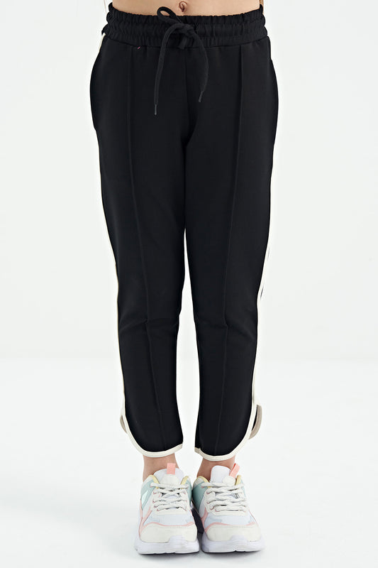 Black Biye Detailed Laced Front Panel Wide-Legged Girls' Tracksuit Bottom - 75124