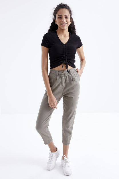 Black Ruffled Detailed V-Neck Women's Crop Top T-Shirt - 97205