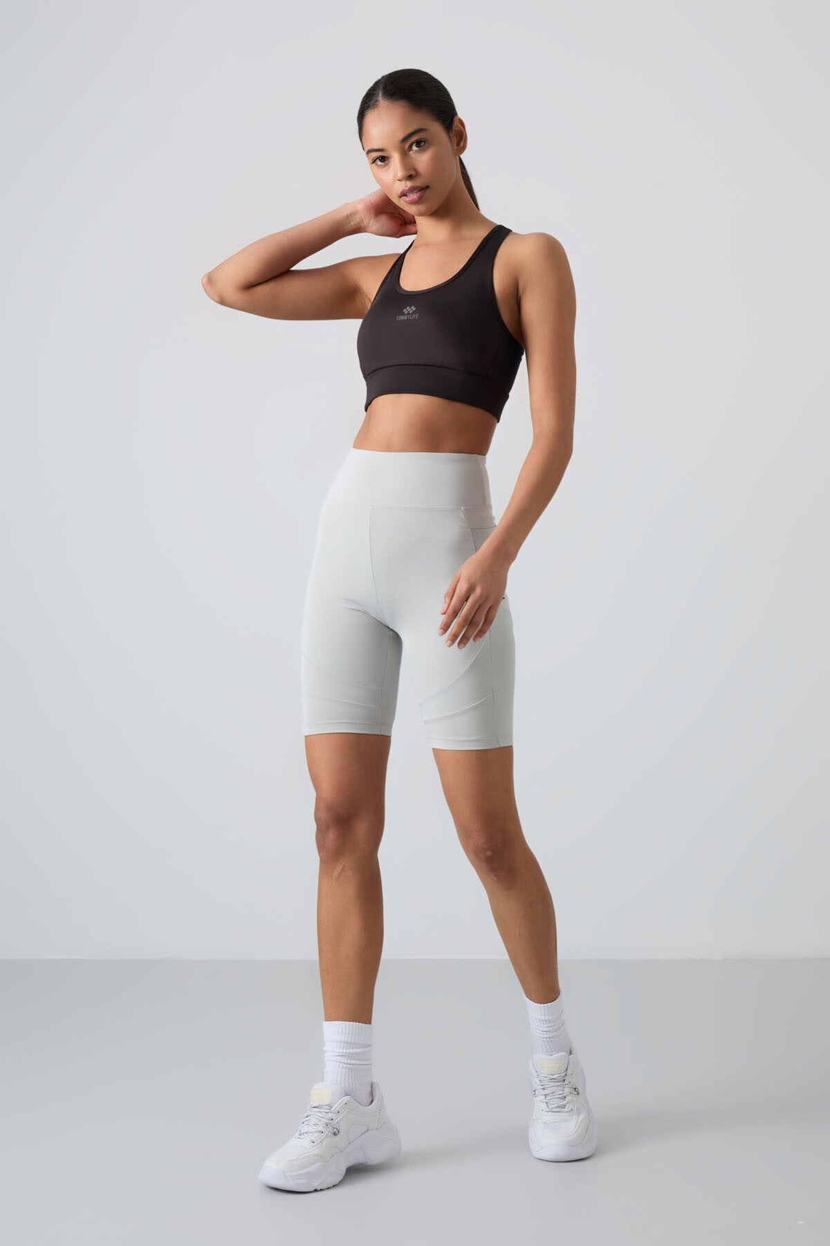 Black Cross Back Detailed Slim Fit U Collar Padded Women's Sports Bra - 97121