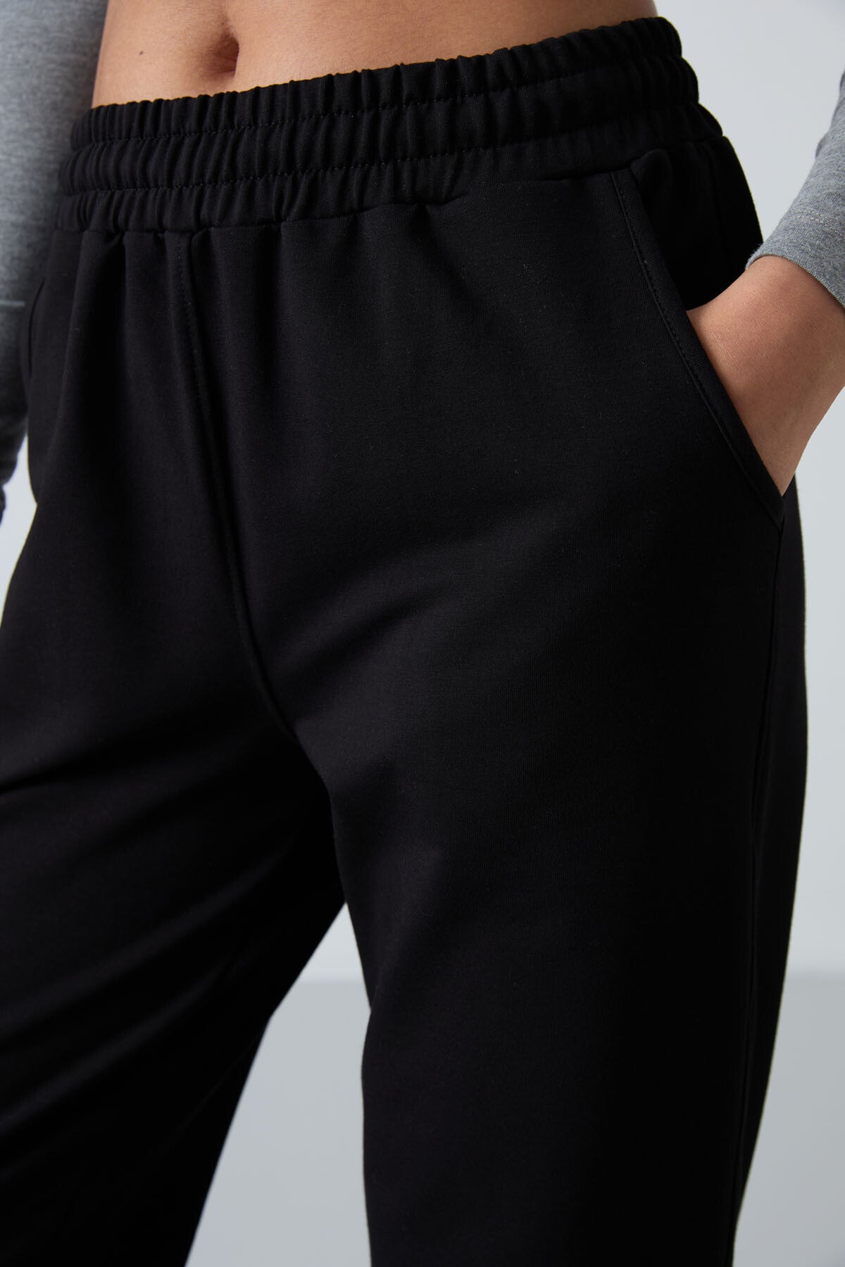 Black High Waist Comfort Fit Ribbed Cuff Women's Tracksuit Bottom - 94583