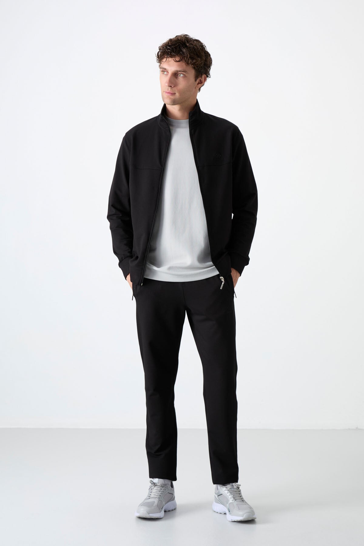 Black Stand Collar Zippered Comfort Fit Classic Cuff Men's Tracksuit Set - 85072