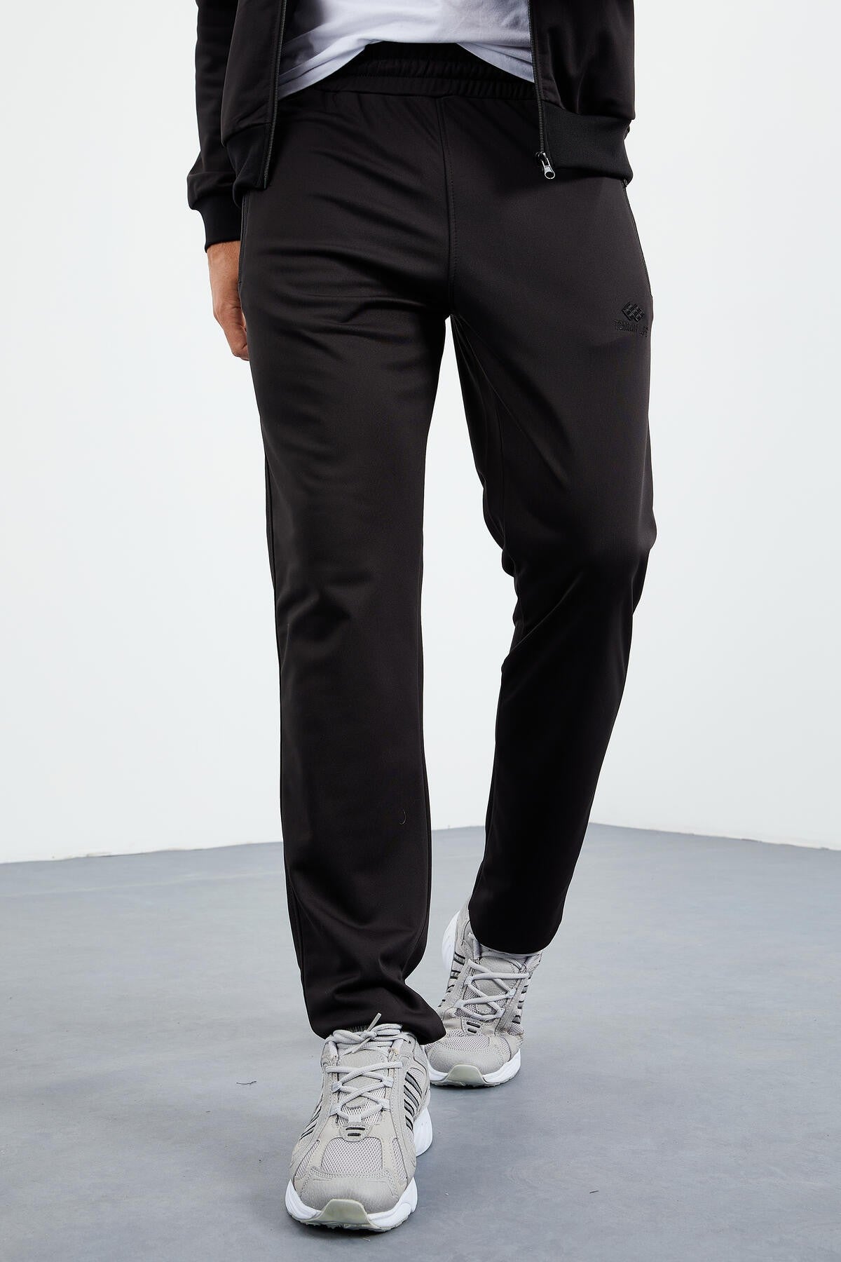 Black High Collar Zippered Standard Fit Classic Cuff Men's Tracksuit Set - 85162