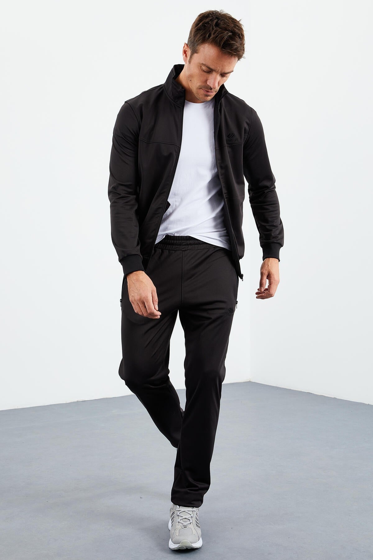 Black High Collar Zippered Standard Fit Classic Cuff Men's Tracksuit Set - 85162