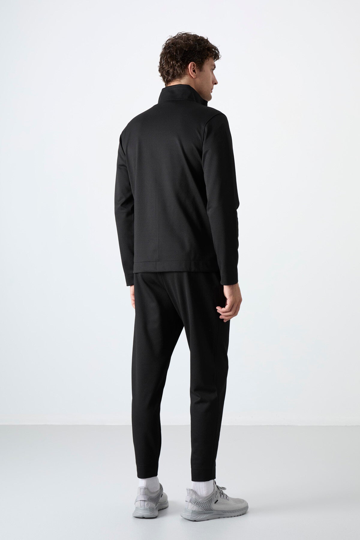 Carlos Black Standard Fit Men's Tracksuit Set - 85209
