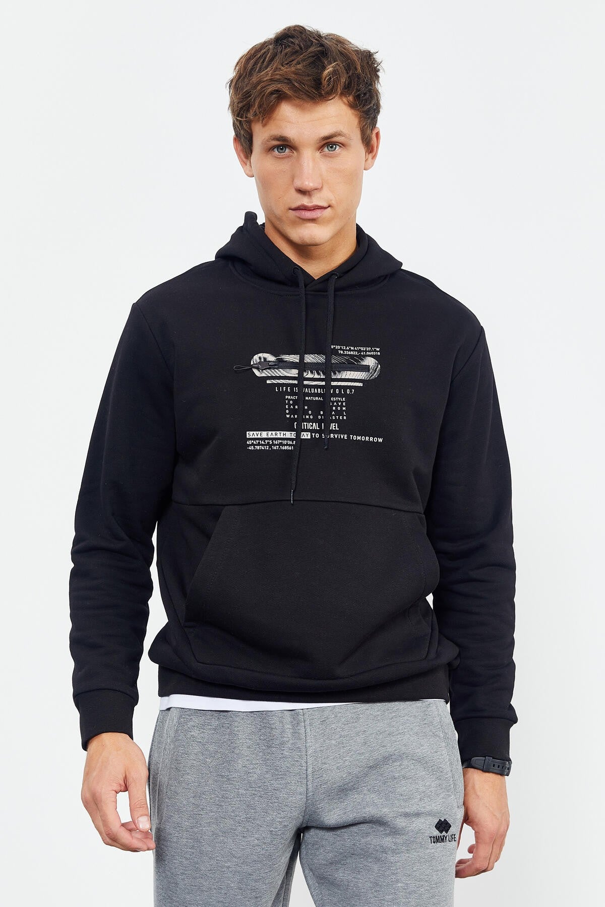 Black Printed Hooded Kangaroo Pocket Comfort Fit Men's Sweatshirt - 88019
