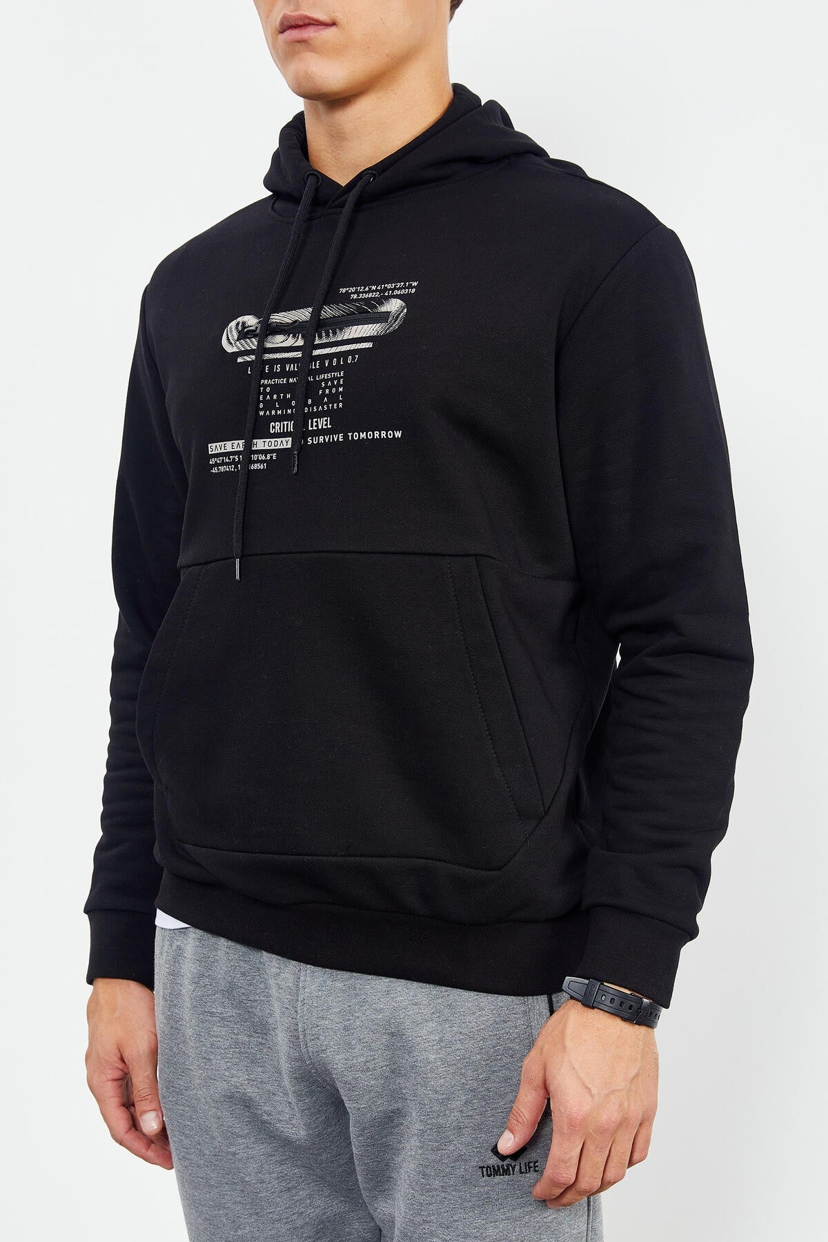 Black Printed Hooded Kangaroo Pocket Comfort Fit Men's Sweatshirt - 88019