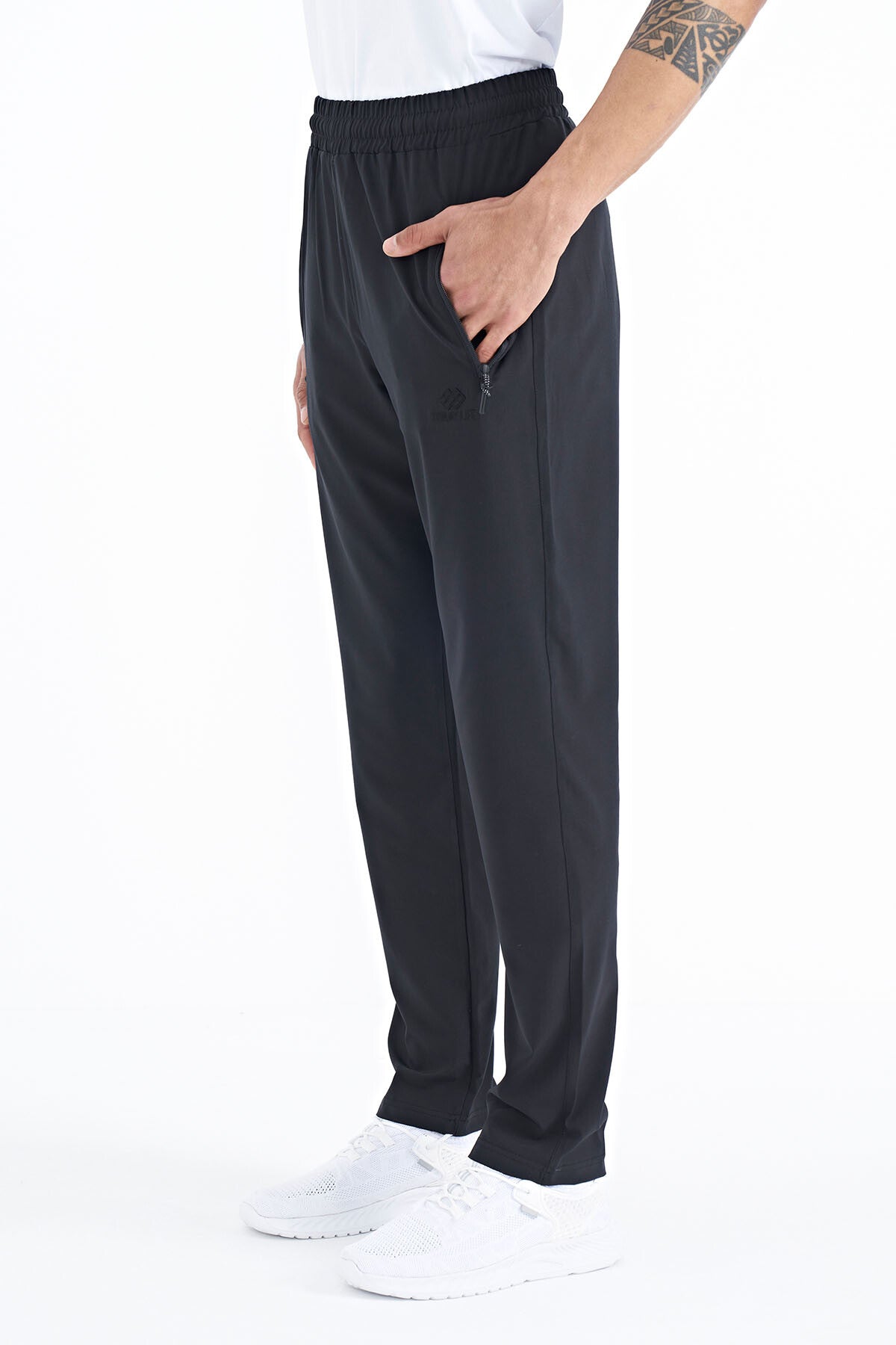 Black Men's Zippered Three-Pocket Standard Fit Classic Hem Tracksuit Bottom - 84768