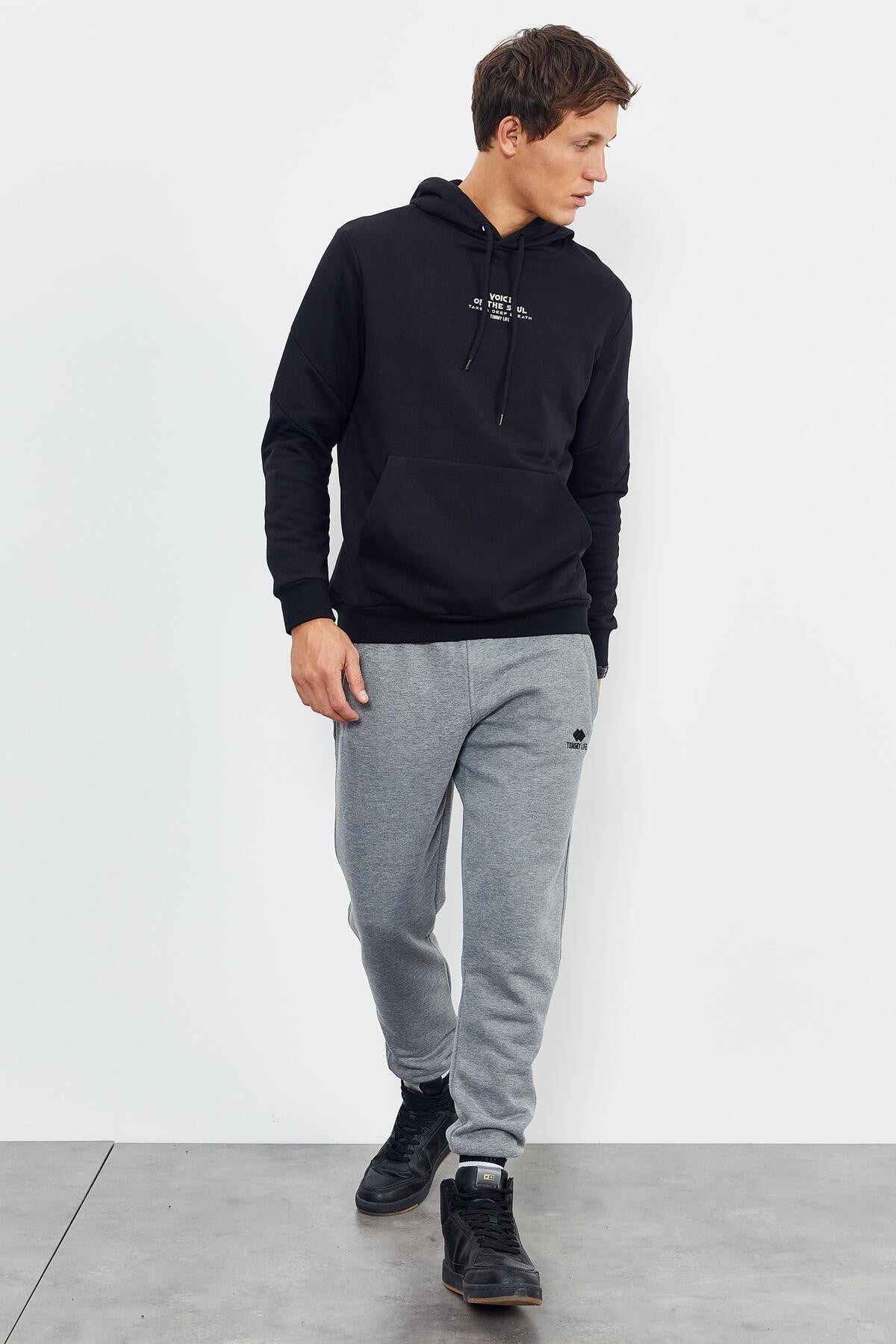 Black Skull Back Print Comfort Fit Men's Hooded Sweatshirt - 88008