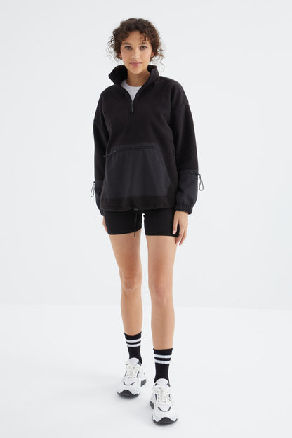 Oversize women's Polar Sweatshirt with a black skirt and a curly hem - 97238