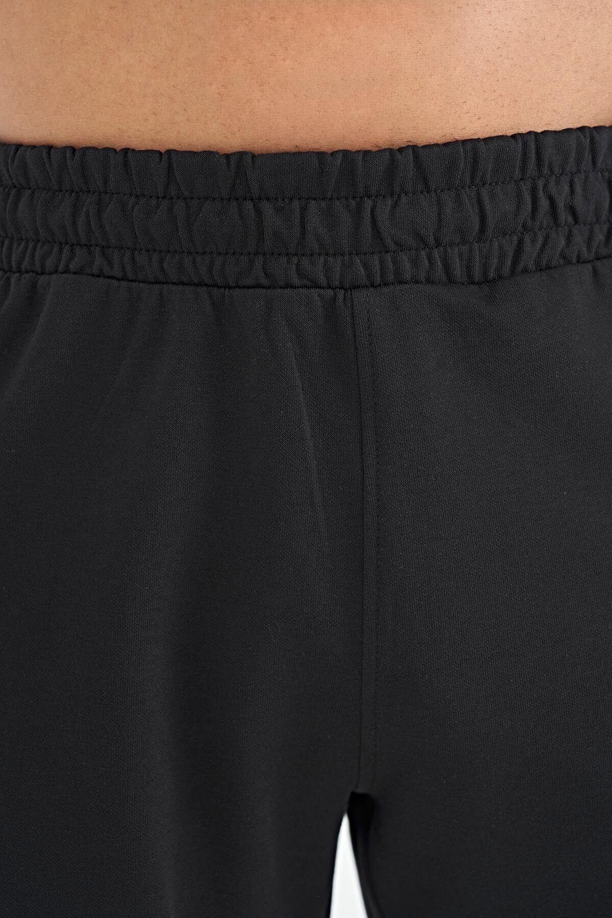 Alec Black Standard Fit Men's Shorts - 81243