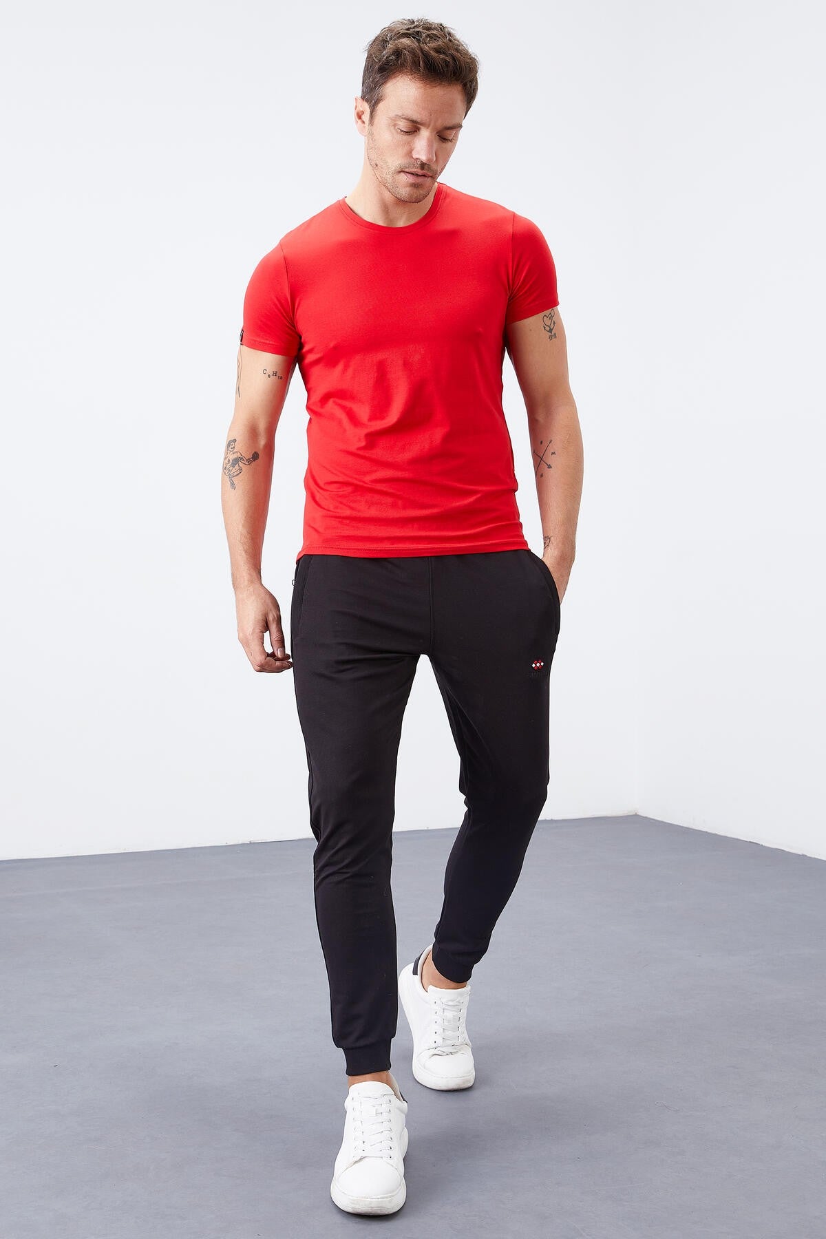 Black zippered pocket with a narrow collar Jogger men's tracksuit Pabts