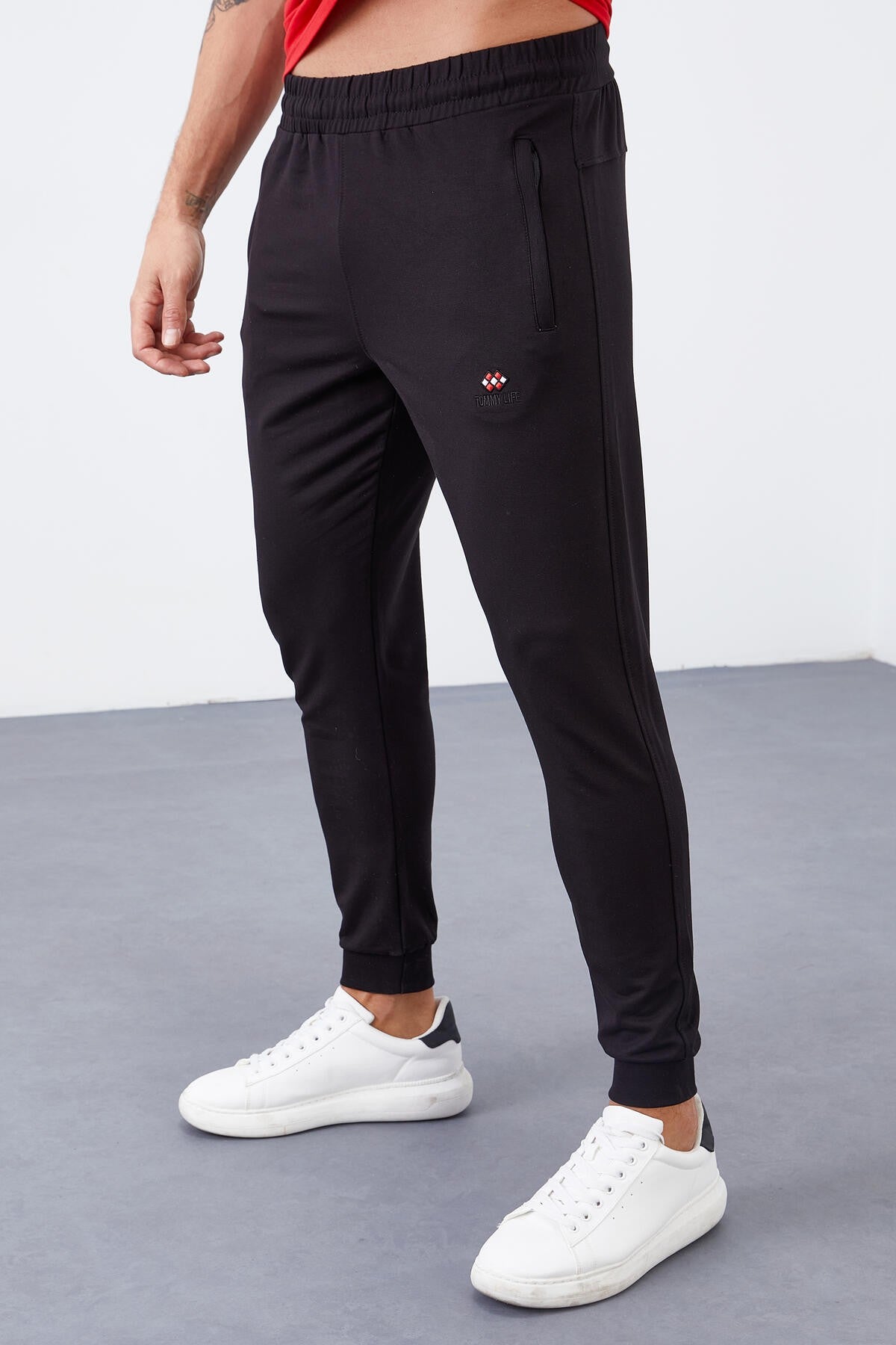 Black zippered pocket with a narrow collar Jogger men's tracksuit Pabts