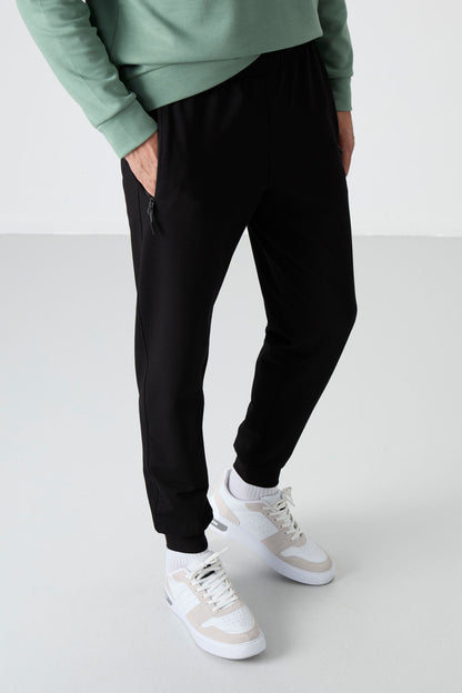 Black Zippered Pocket Standard Fit Jogger Men's Tracksuit Bottom - 84587