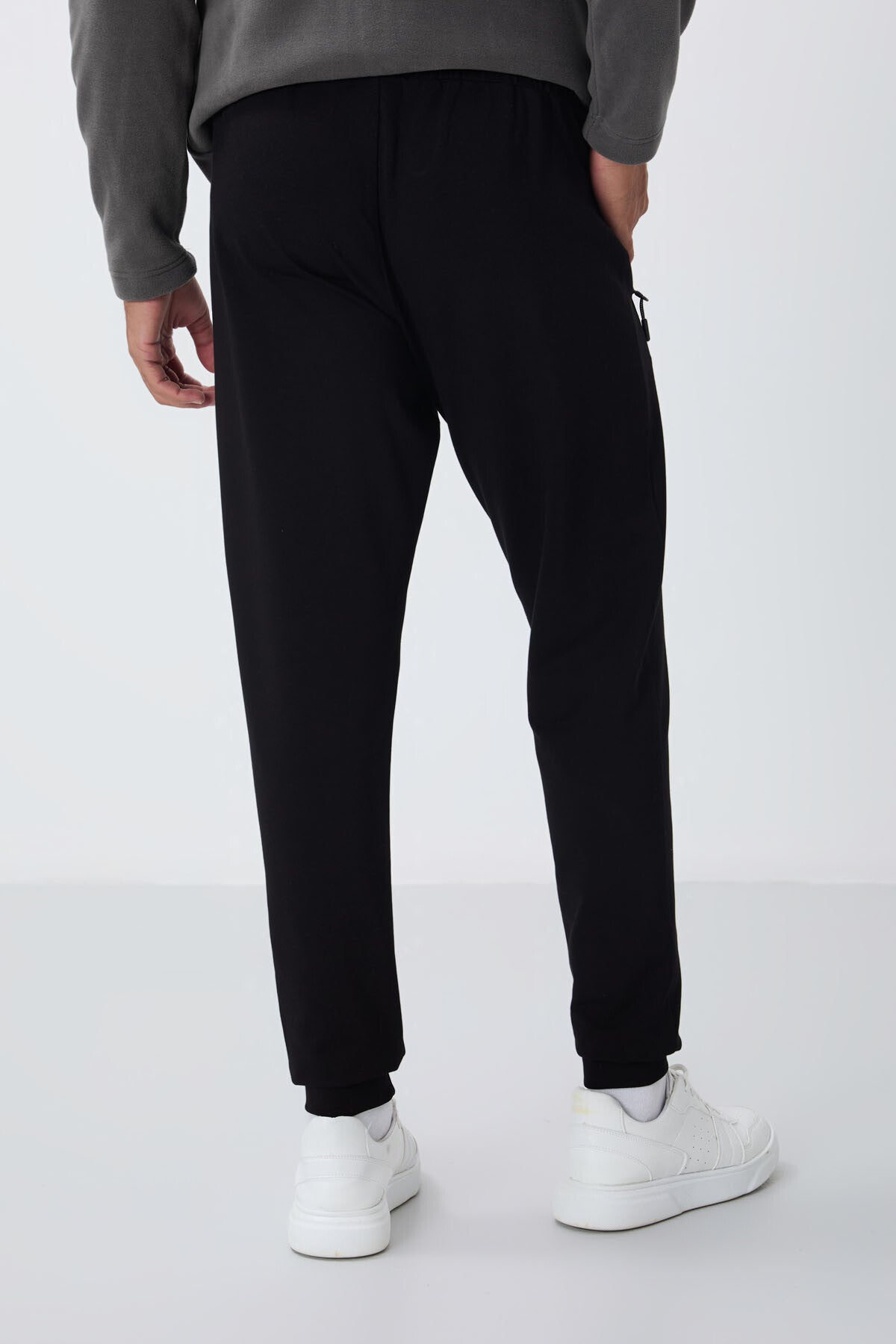 Black Zippered Pocket Standard Fit Jogger Men's Tracksuit Bottom - 84651