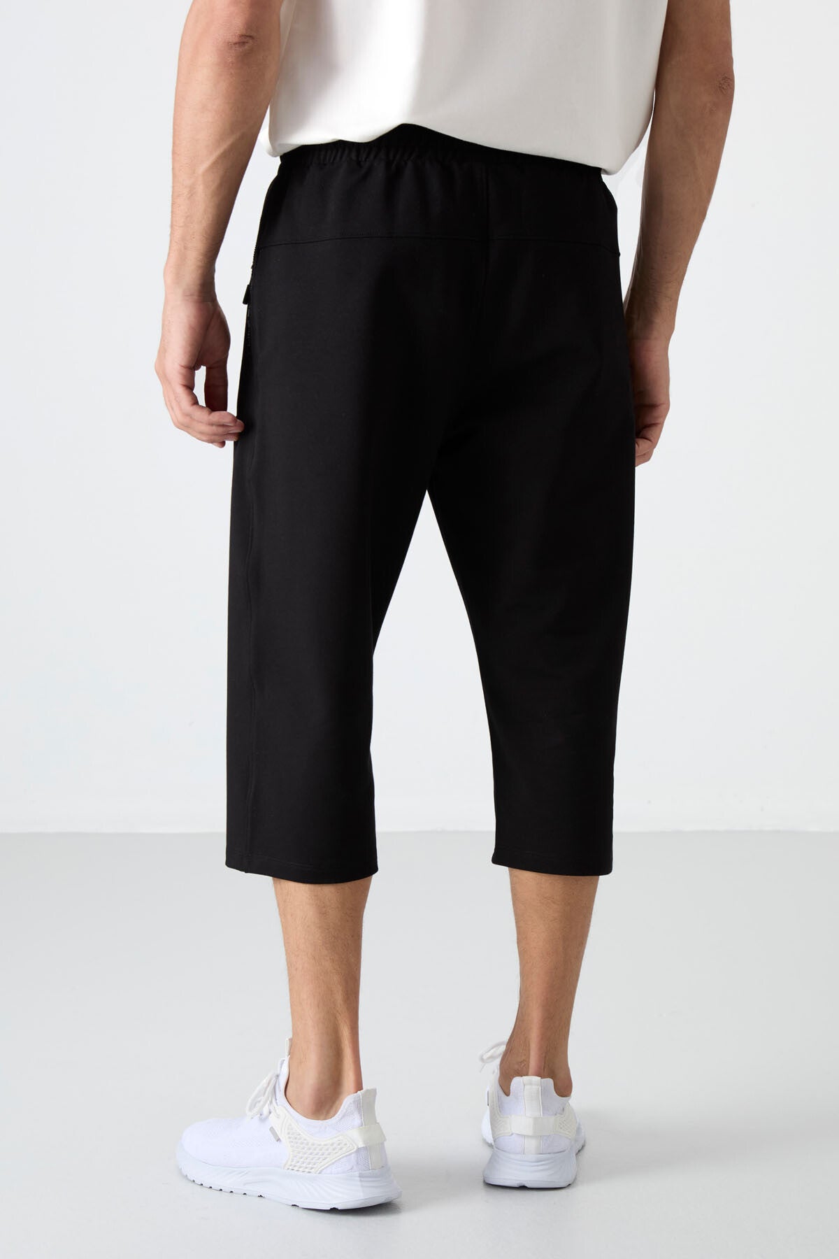 Black Zipper Pocket Standard Fit Classic Hem Men's Capri - 83091