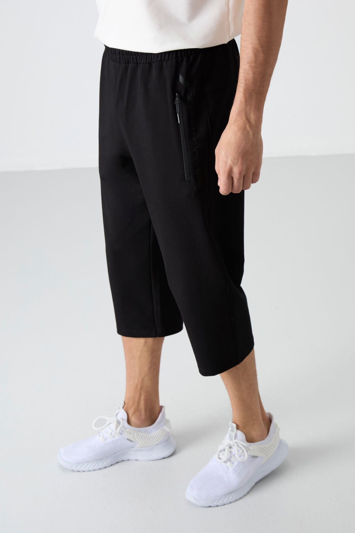 Black Zipper Pocket Standard Fit Classic Hem Men's Capri - 83091
