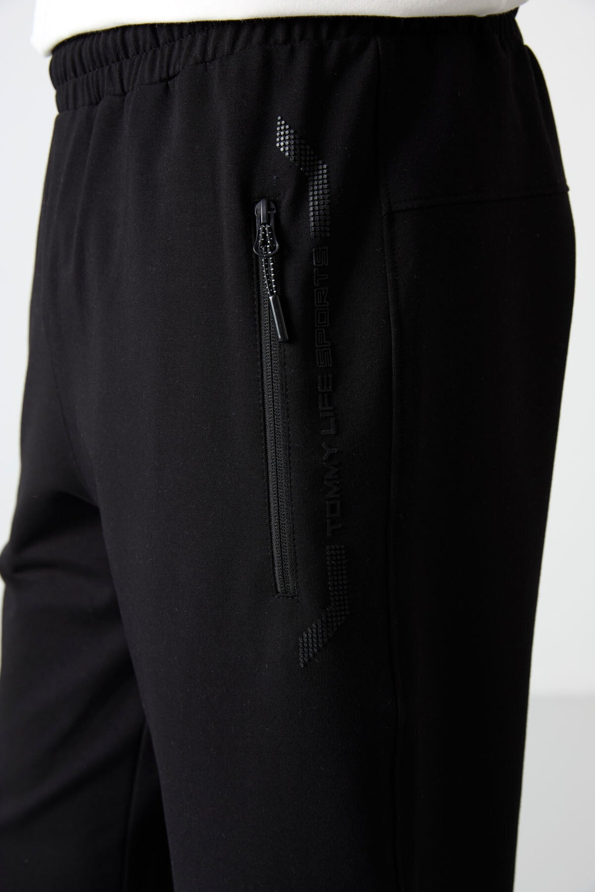 Black Zipper Pocket Standard Fit Classic Hem Men's Capri - 83091