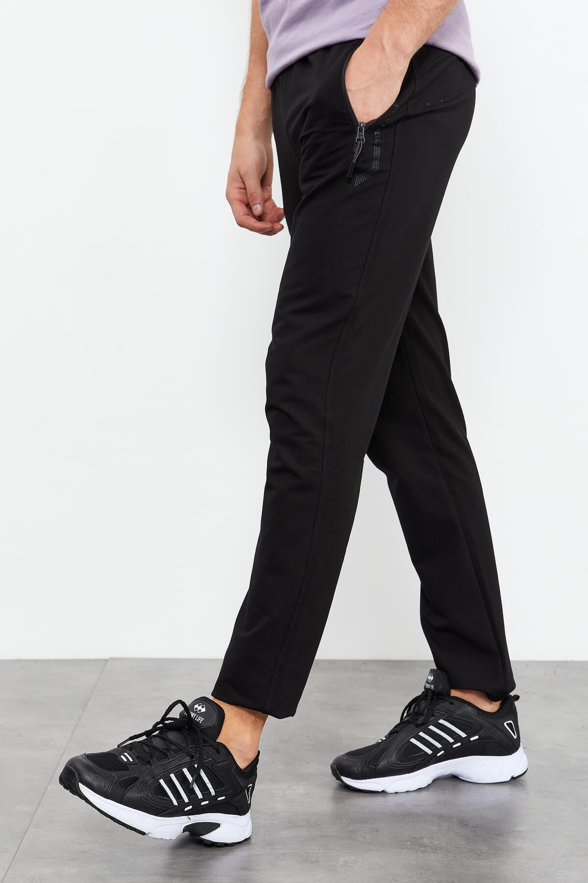 Black Zippered Pocket Detailed Standard Fit Classic Hem Men's Tracksuit Bottom - 84744