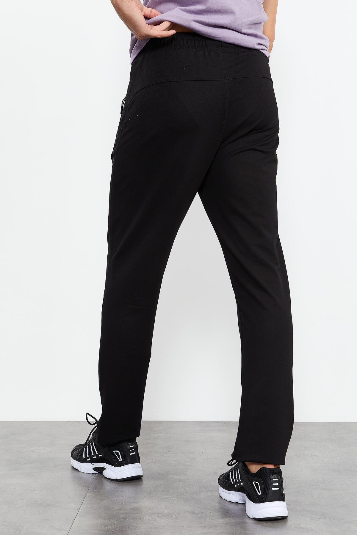 Black Zippered Pocket Detailed Standard Fit Classic Hem Men's Tracksuit Bottom - 84744