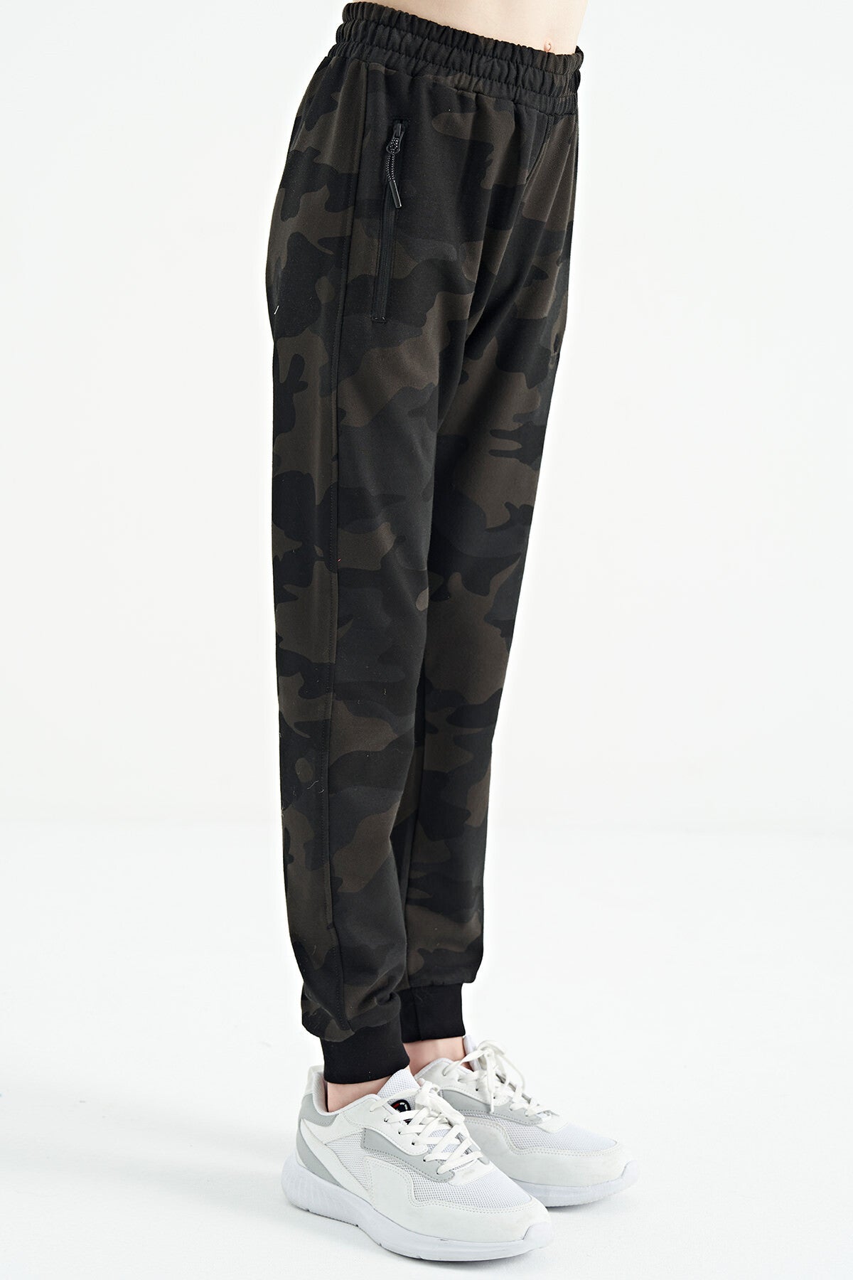 Black Shadow Camouflage Print Detailed Standard Cut Jogger Boys Tracksuit Bottom - 11096